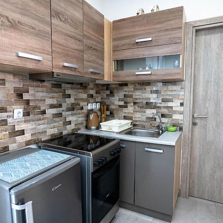 Golden Dolphin Studios & Apartments อาลีเกส ห้อง รูปภาพ
