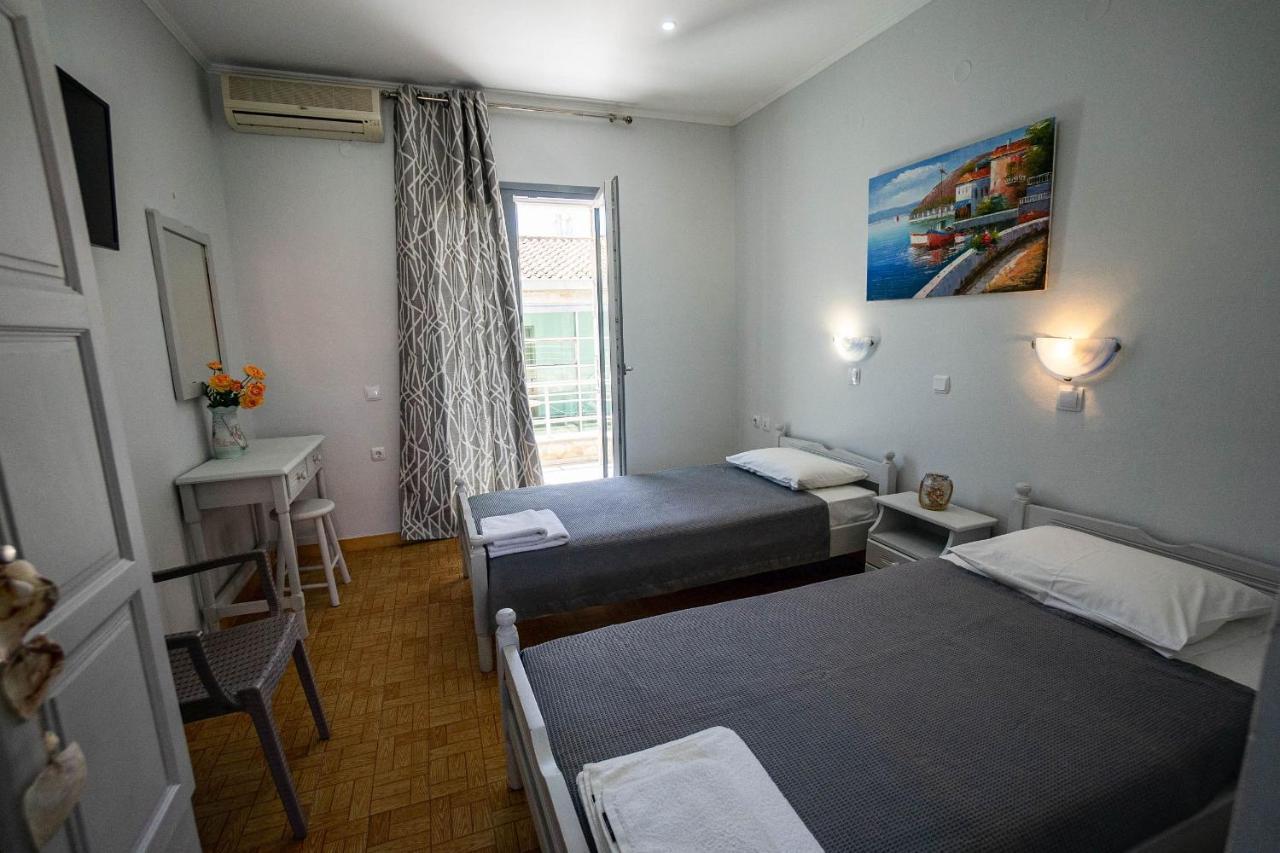 Golden Dolphin Studios & Apartments อาลีเกส ห้อง รูปภาพ